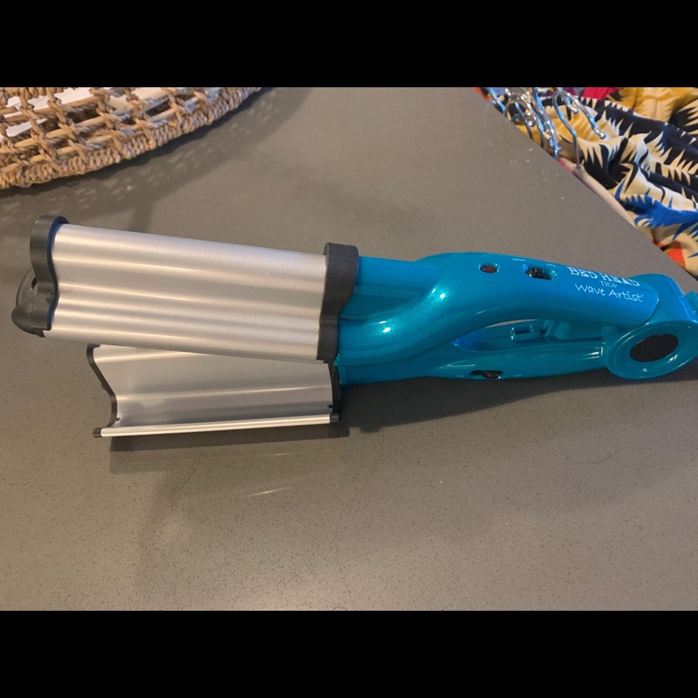 Bed Head Wave Artist Curling Iron